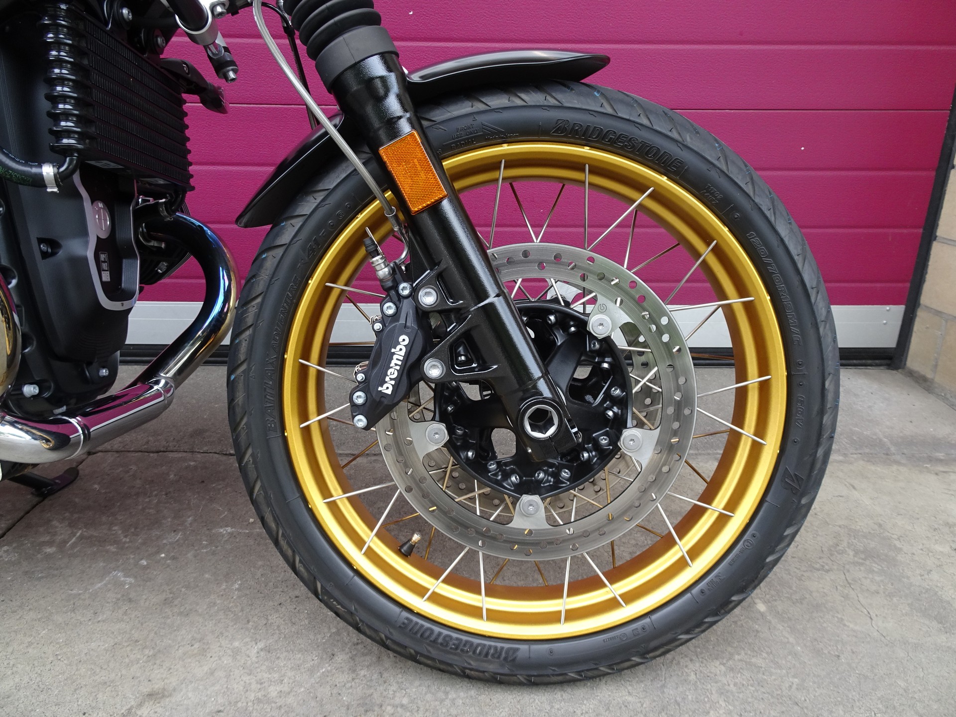 BMW R nineT Scrambler-showroom-element-1