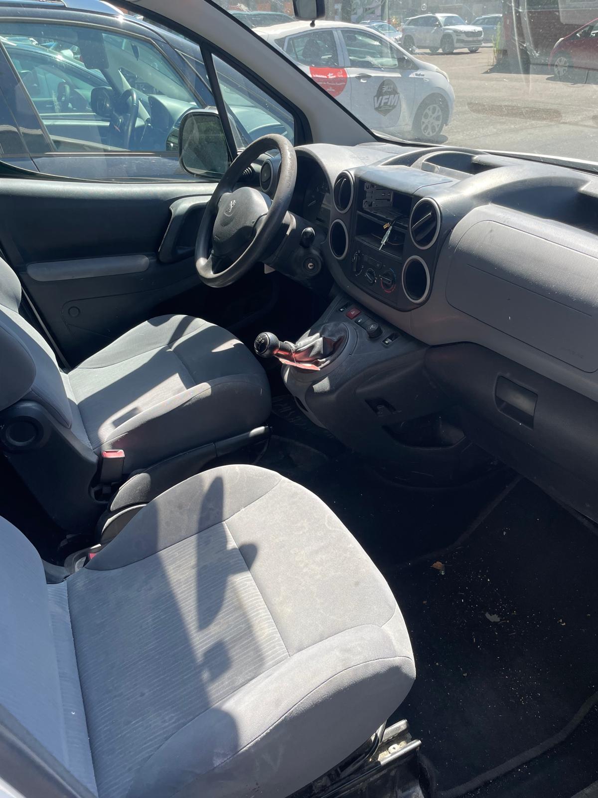 PEUGEOT Partner 1.6 Active-image-2