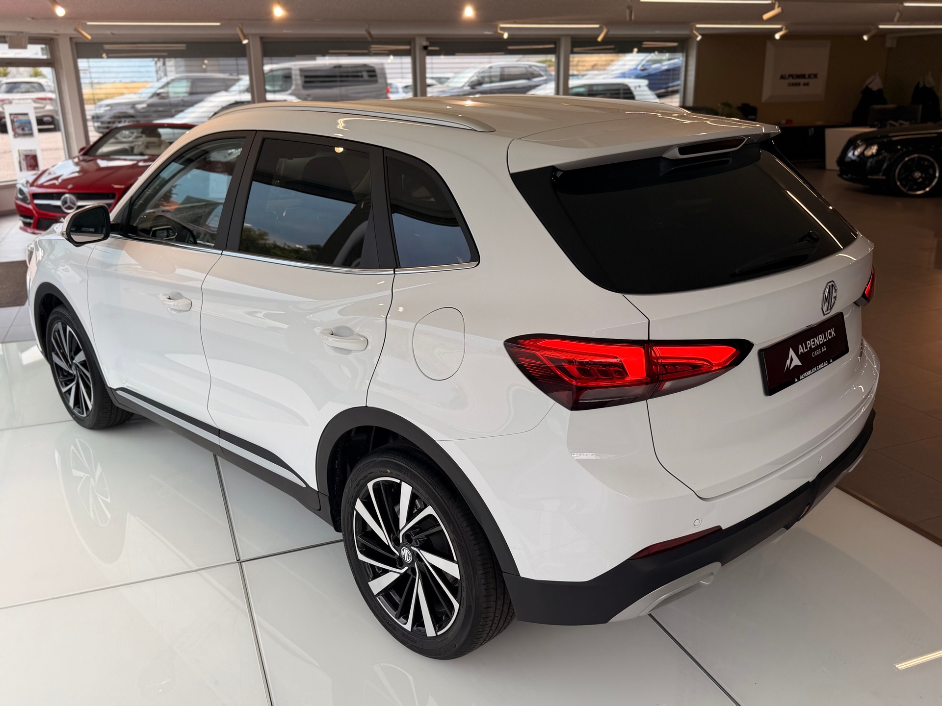 MG ZS 1.5 HEV Luxury-image-13