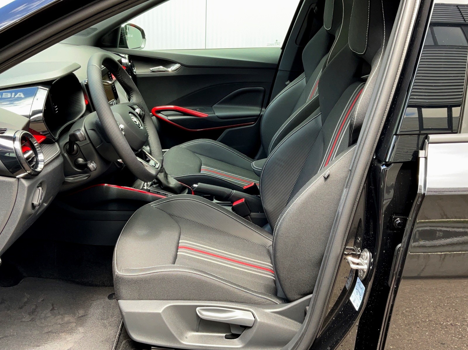 SKODA Fabia 1.0 TSI Monte Carlo DSG-image-9