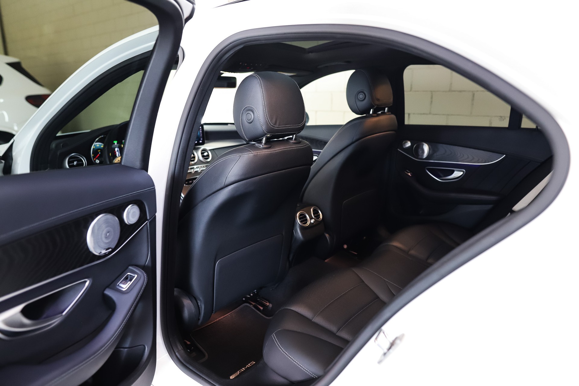 MERCEDES-BENZ C 300 AMG Line 9G-Tronic-image-9