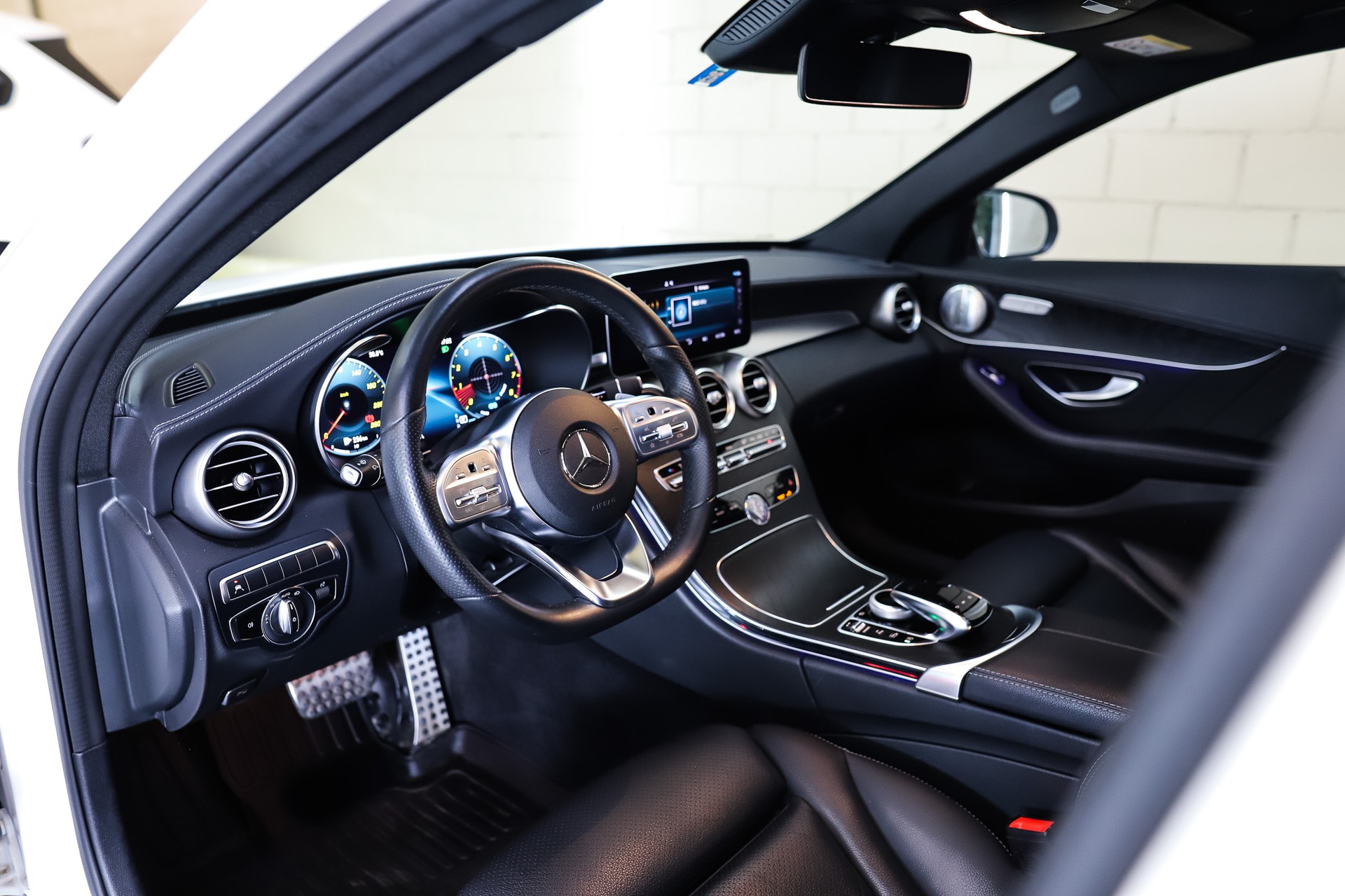 MERCEDES-BENZ C 300 AMG Line 9G-Tronic-image-6