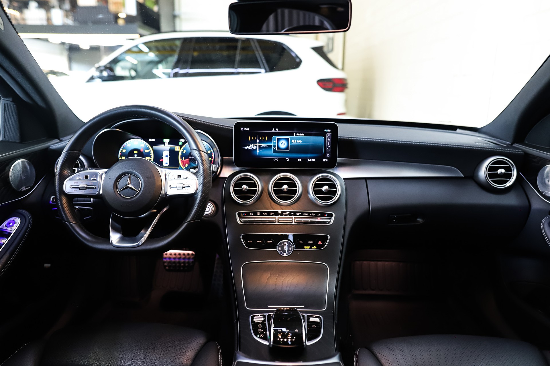 MERCEDES-BENZ C 300 AMG Line 9G-Tronic-image-12
