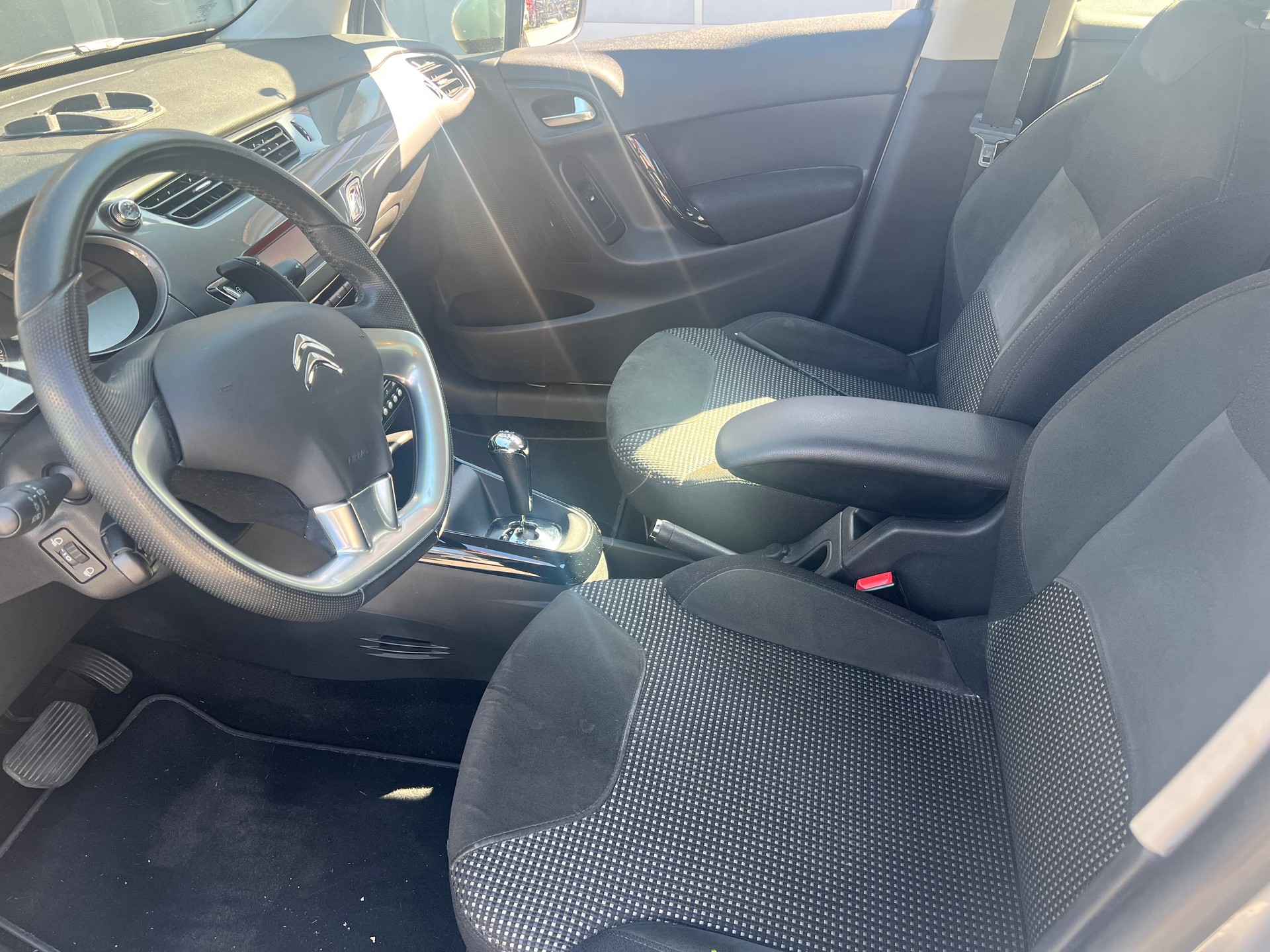 CITROEN C3 1.2i Exclusive ETG5-image-5