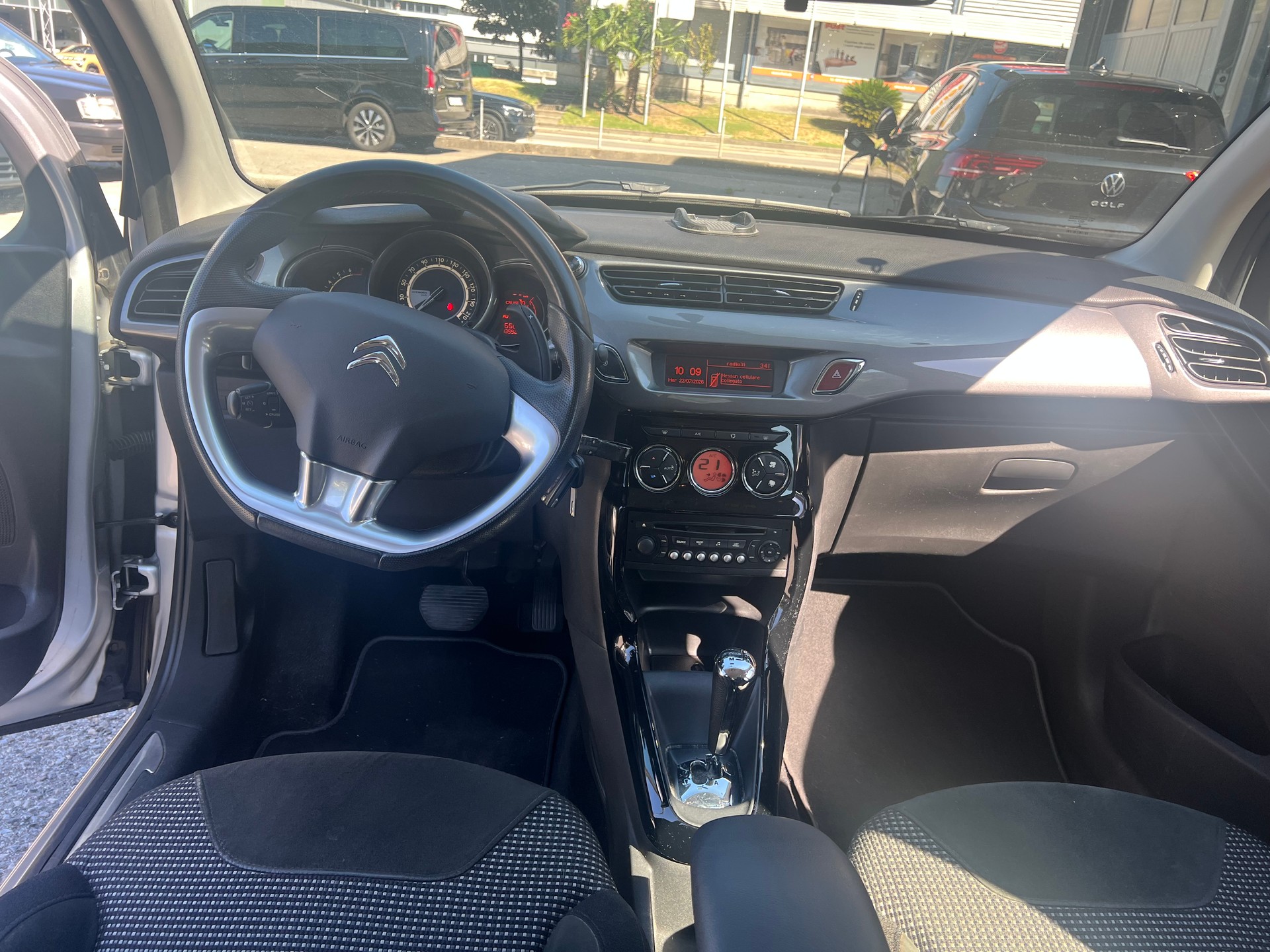CITROEN C3 1.2i Exclusive ETG5-image-4