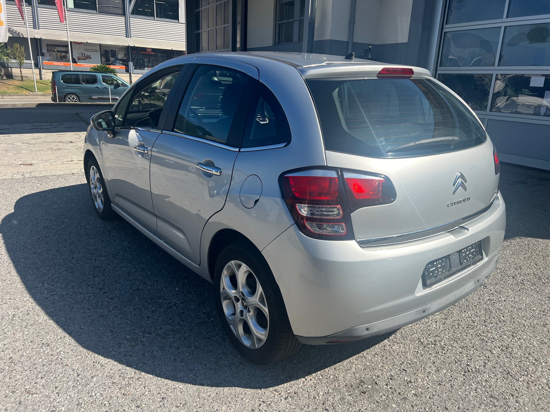 CITROEN C3 1.2i Exclusive ETG5-image-2