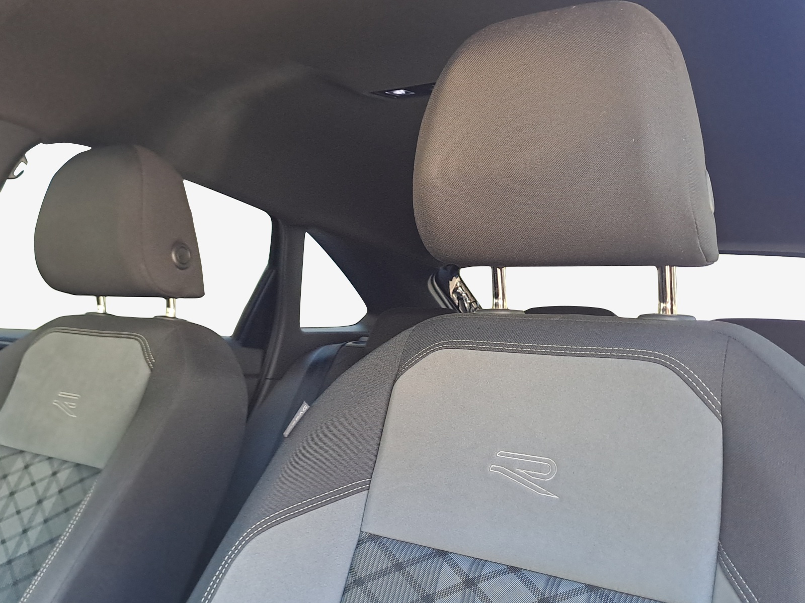 VW Taigo 1.5 TSI R-Line DSG-image-14