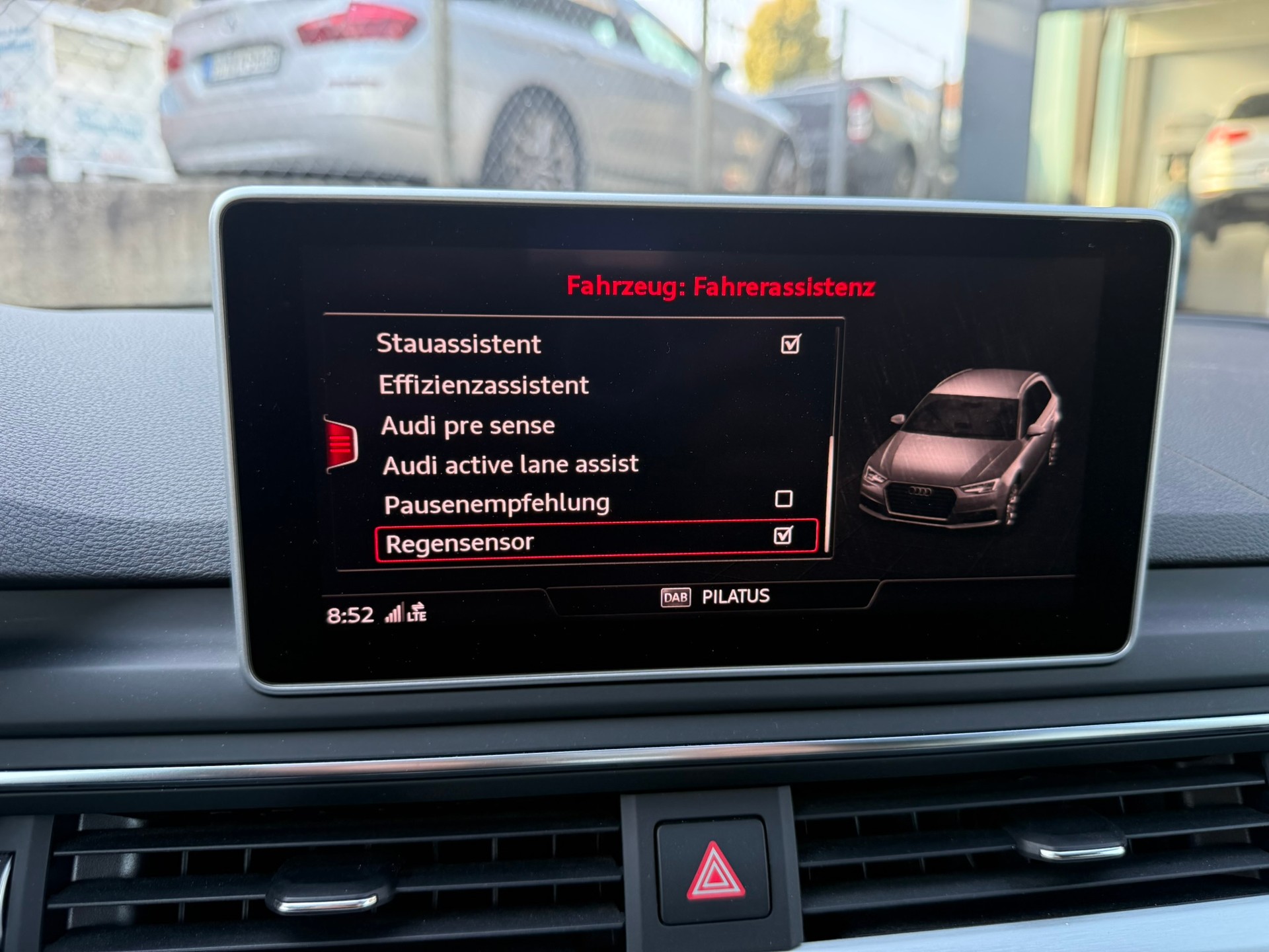 AUDI A4 Avant 2.0 TFSI Sport quattro S-tronic, Mondscheinblau Metallic, 8-fach bereift-image-21