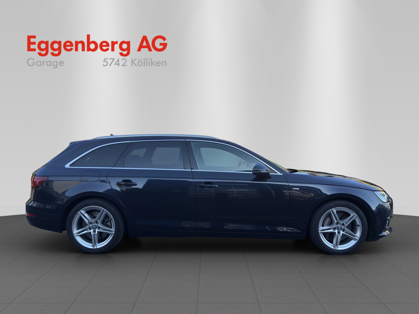 AUDI A4 Avant 2.0 TFSI Sport quattro S-tronic, Mondscheinblau Metallic, 8-fach bereift-image-5