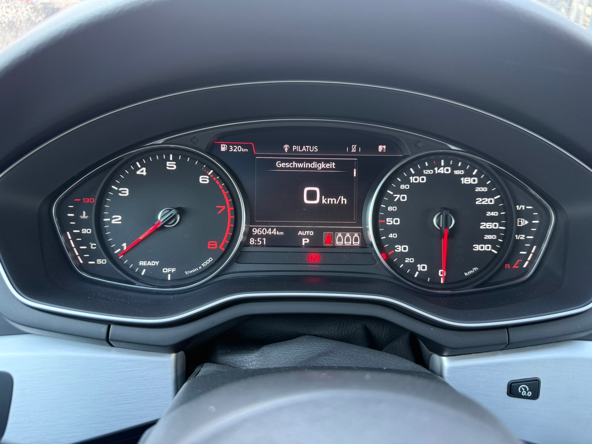 AUDI A4 Avant 2.0 TFSI Sport quattro S-tronic, Mondscheinblau Metallic, 8-fach bereift-image-14
