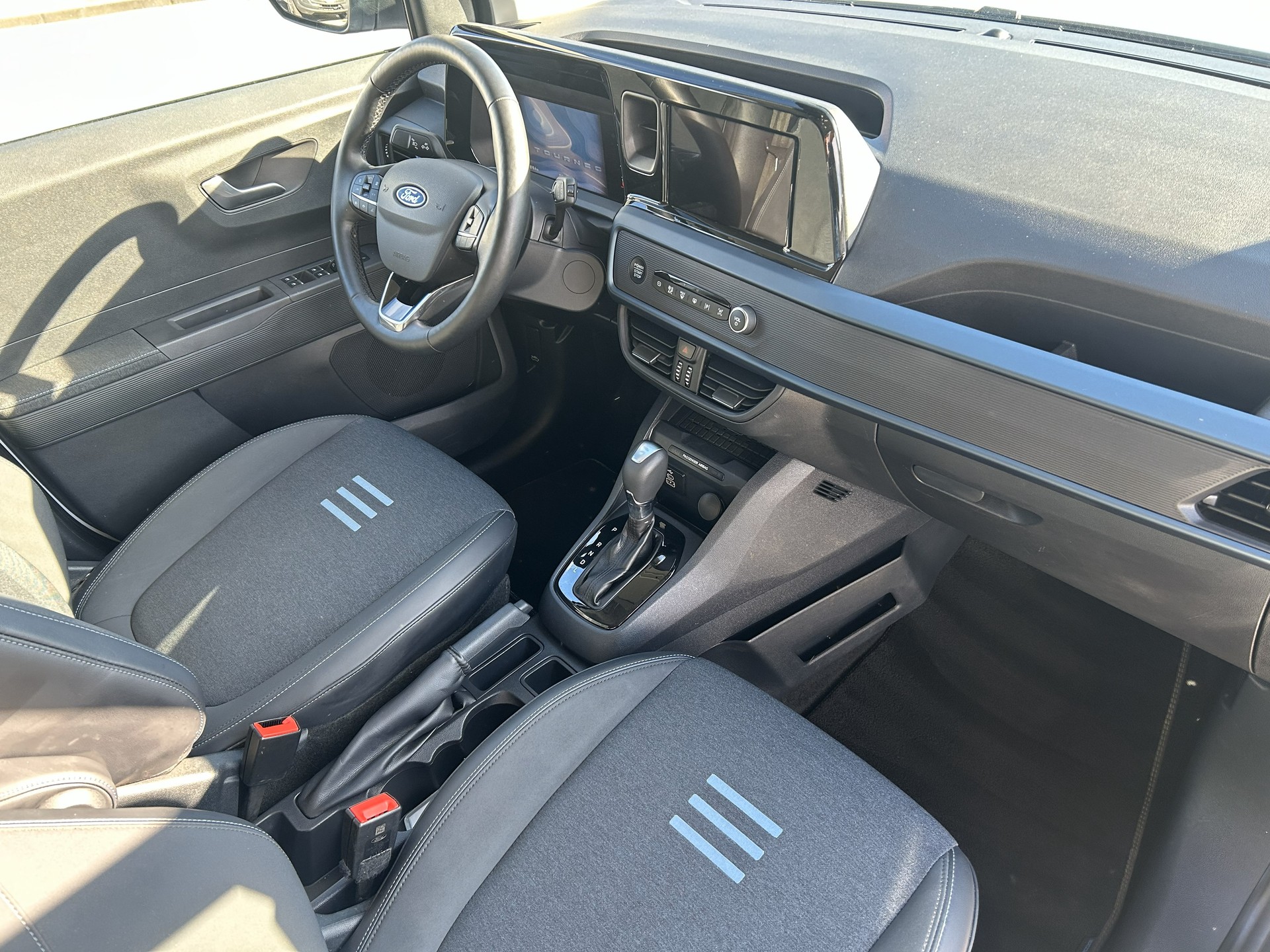 FORD Tourneo Courier 1.0 EcoBoost Active Automat-image-4