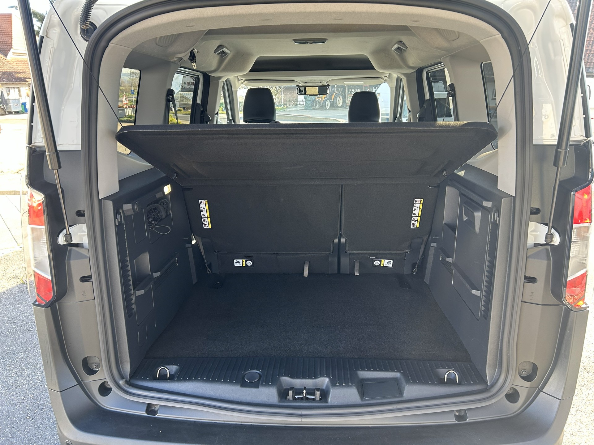 FORD Tourneo Courier 1.0 EcoBoost Active Automat-image-7