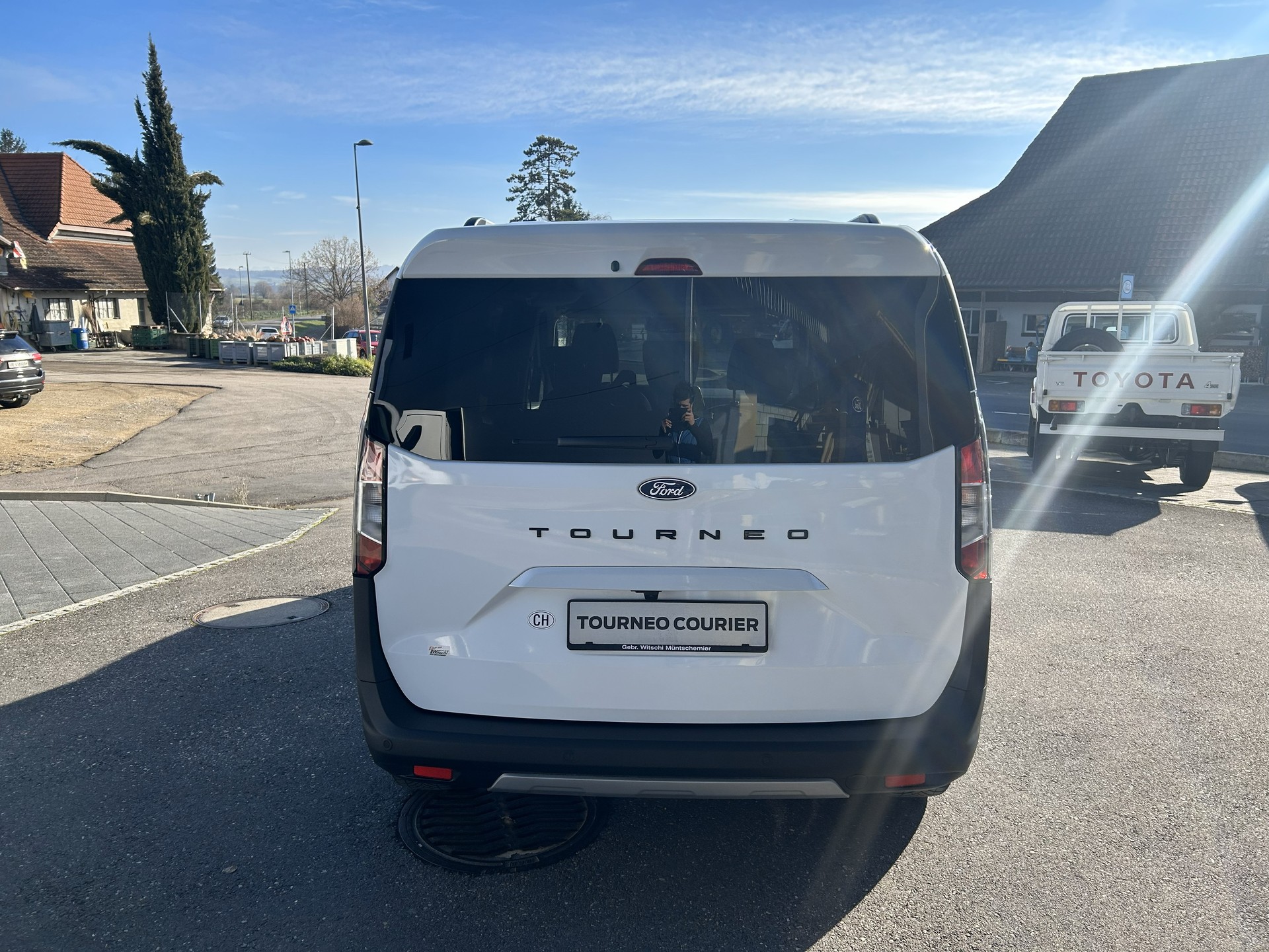 FORD Tourneo Courier 1.0 EcoBoost Active Automat-image-3