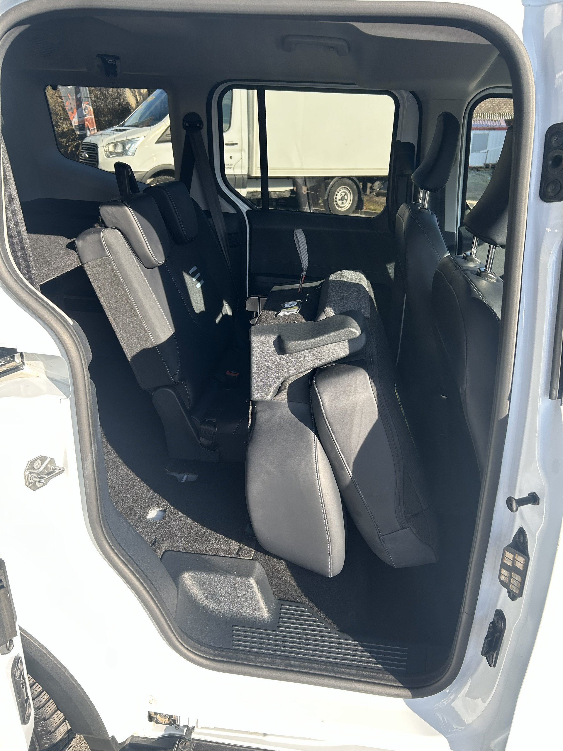 FORD Tourneo Courier 1.0 EcoBoost Active Automat-image-6