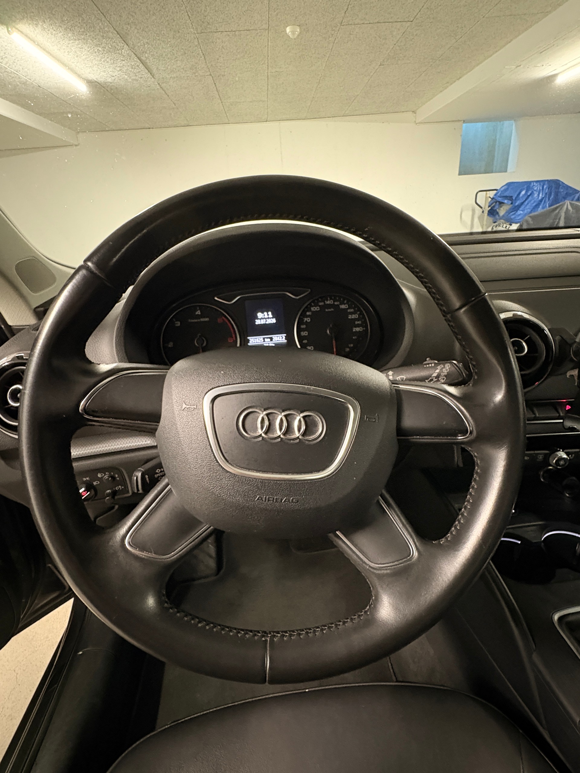 AUDI 2.0 TDI 150 Ambiente-image-3