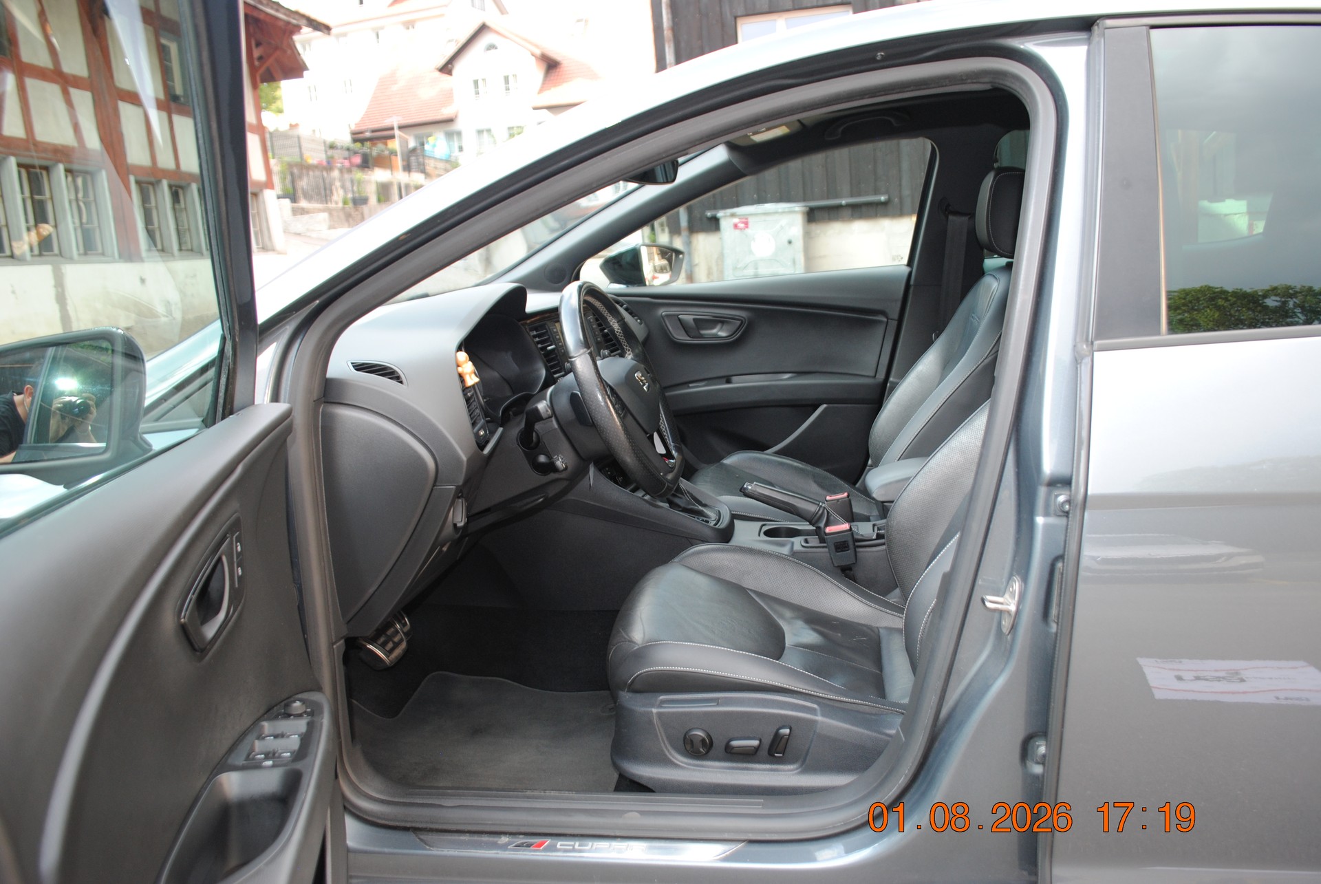 SEAT Leon 2.0 TSI Cupra 290 DSG-image-12