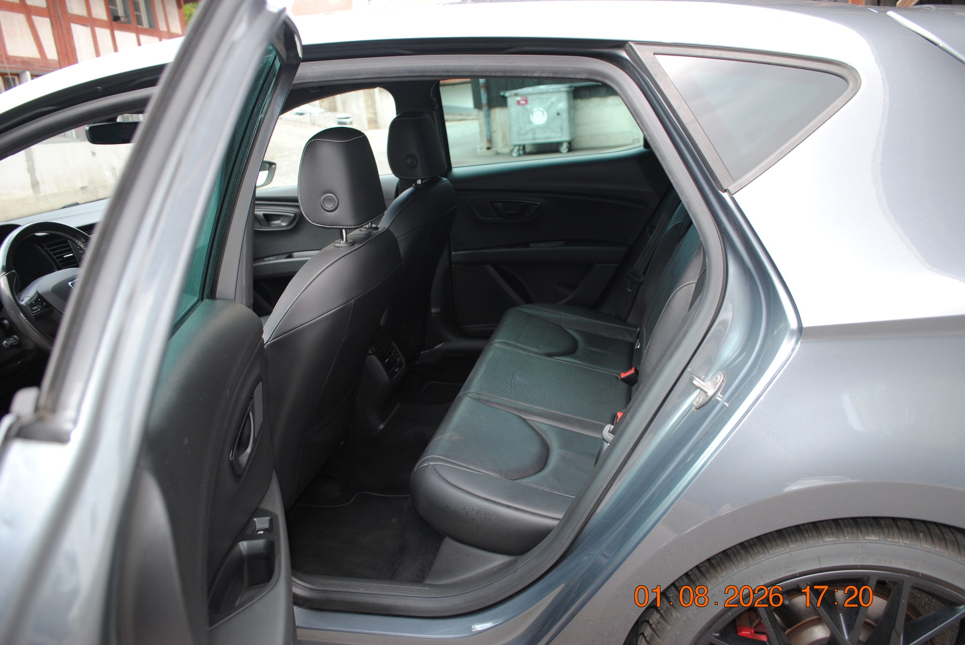 SEAT Leon 2.0 TSI Cupra 290 DSG-image-13
