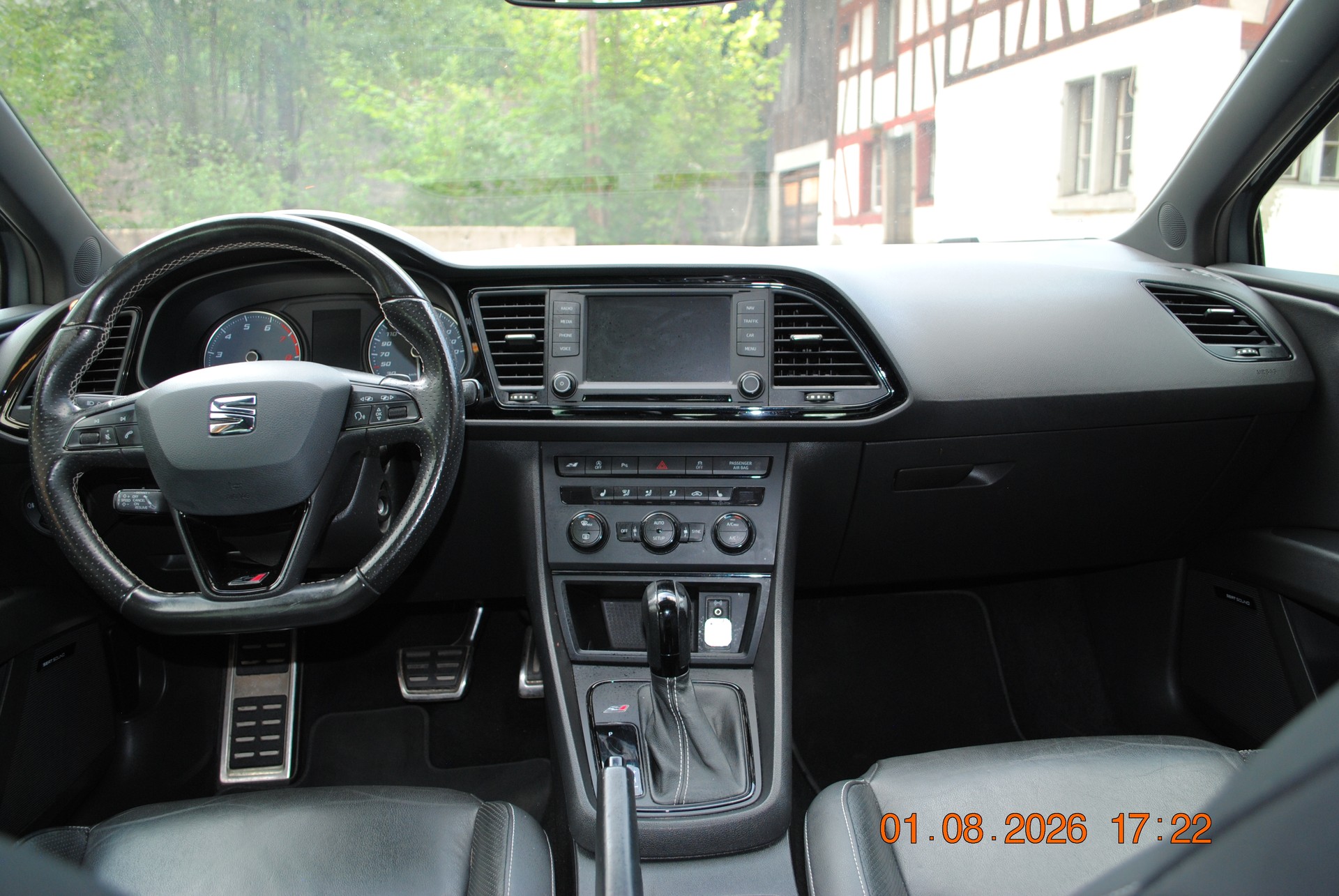 SEAT Leon 2.0 TSI Cupra 290 DSG-image-14