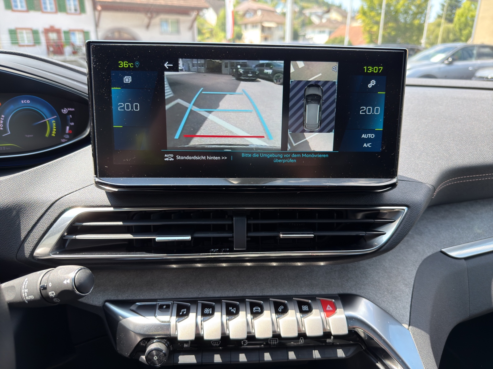 PEUGEOT 3008 1.6 Plug-in Hybrid GT-image-8