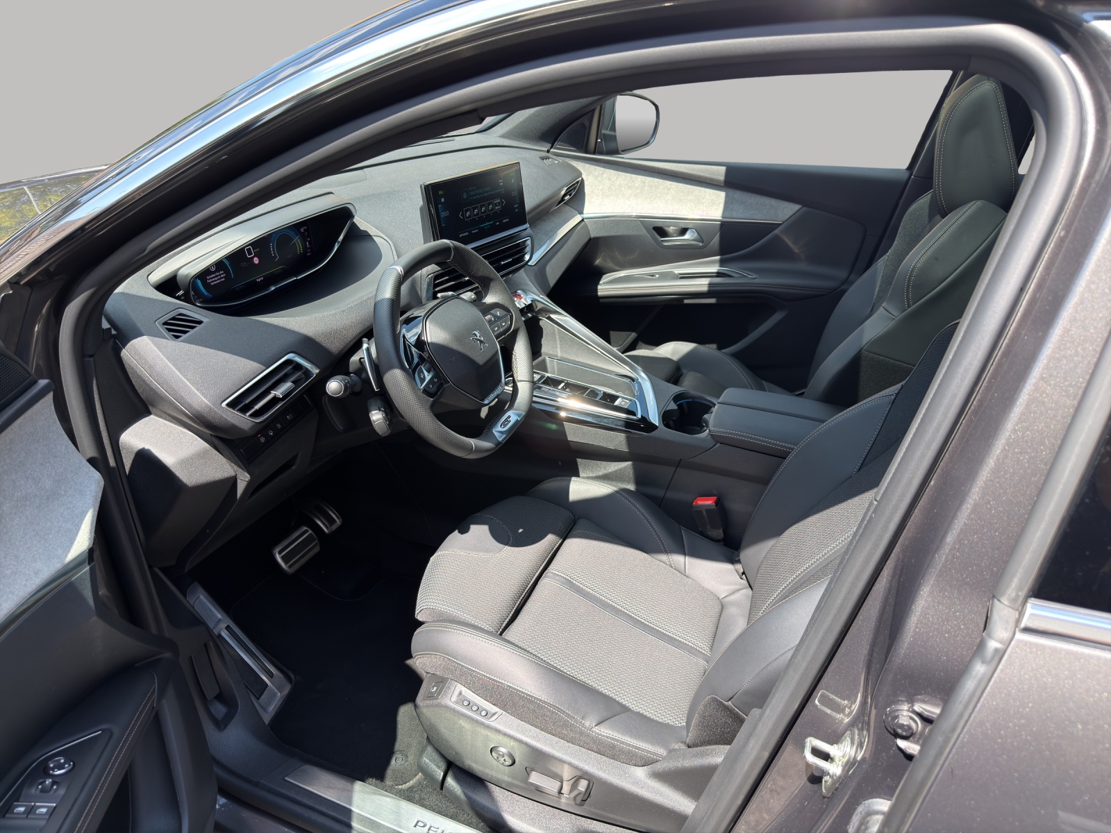 PEUGEOT 3008 1.6 Plug-in Hybrid GT-image-3