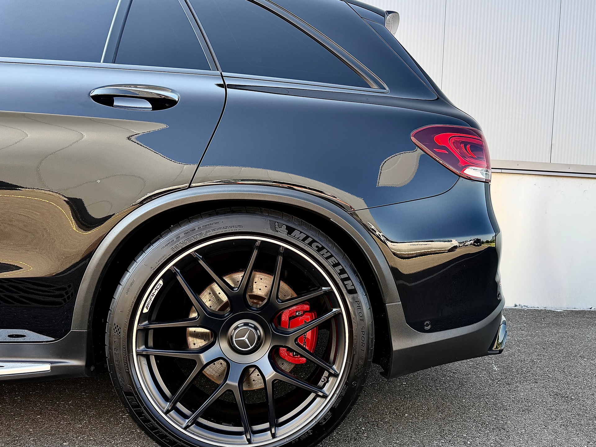 MERCEDES-BENZ GLC 63 S AMG 4m+-image-2