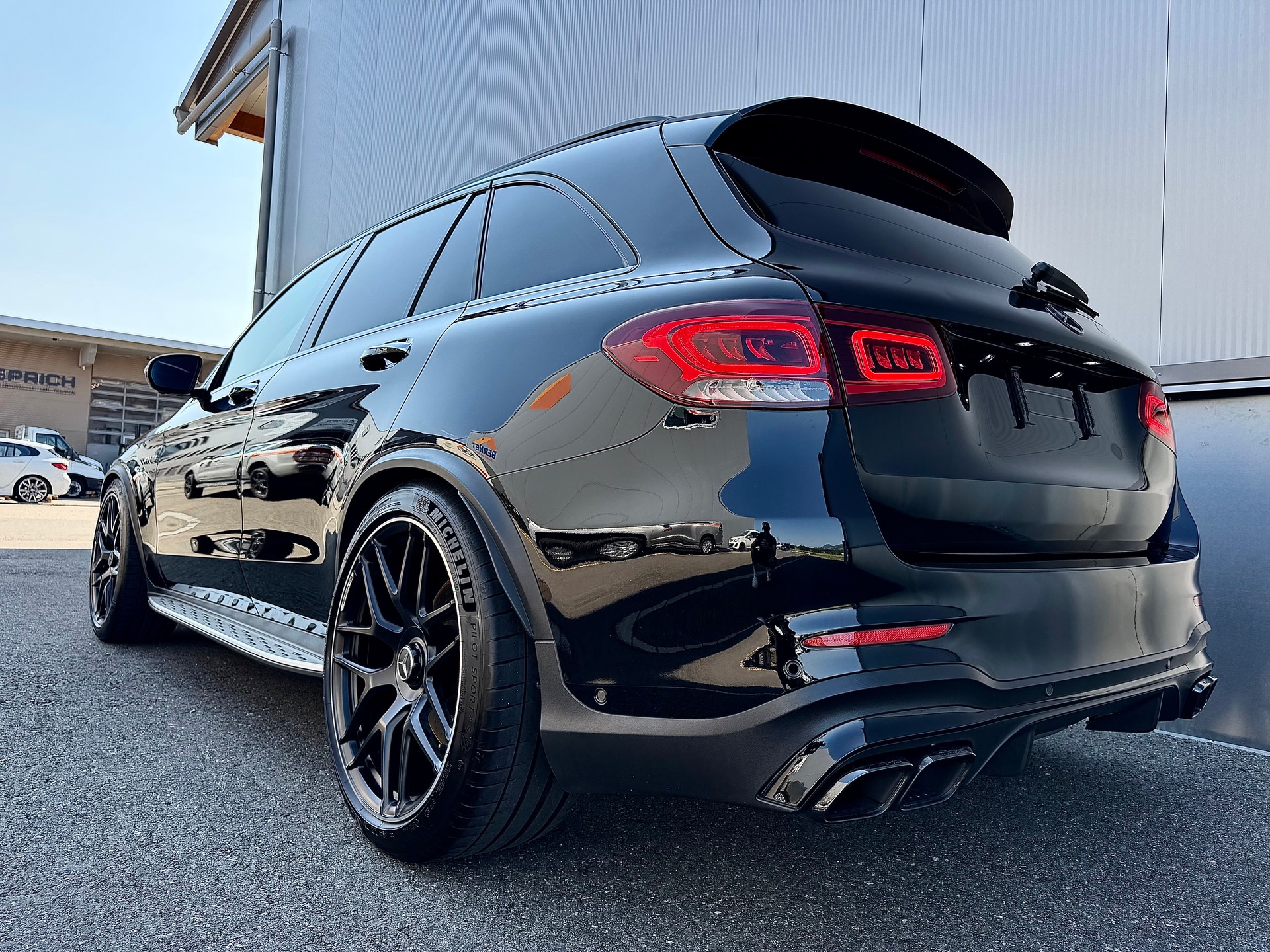 MERCEDES-BENZ GLC 63 S AMG 4m+-image-4