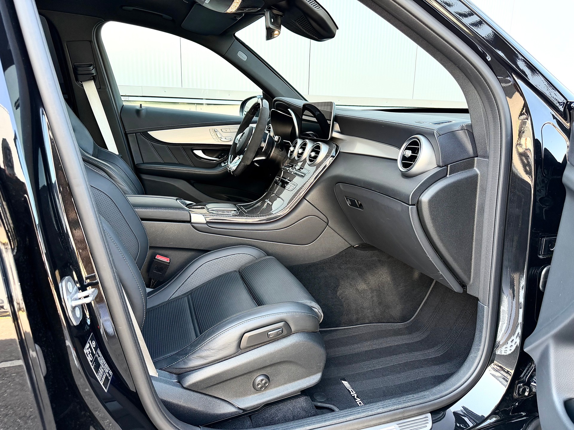 MERCEDES-BENZ GLC 63 S AMG 4m+-image-12