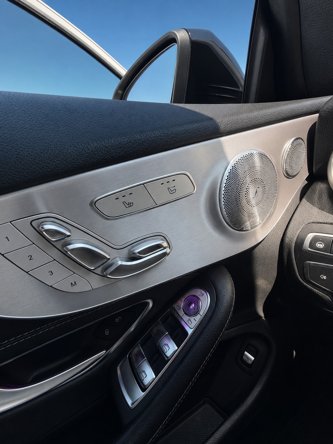 MERCEDES-BENZ C 200 AMG Line Cabriolet 4Matic 9G-Tronic-image-4