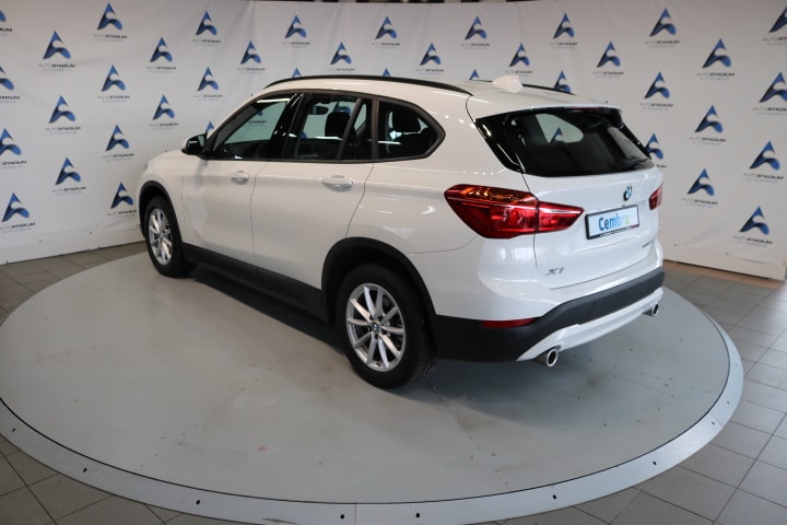 BMW X1 xDrive 18d Steptronic-image-17