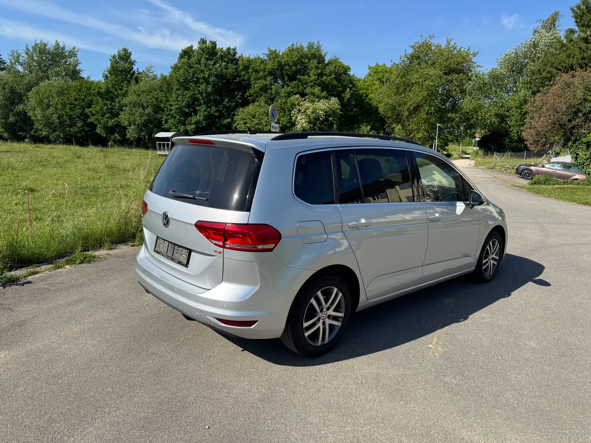 VW Touran 1.6 TDI BlueMotion Technology Trendline DSG-image-3