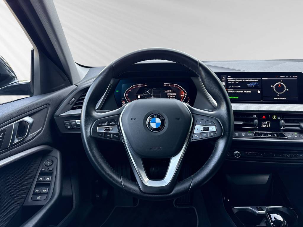 BMW 118i Sport Line Steptronic-image-5