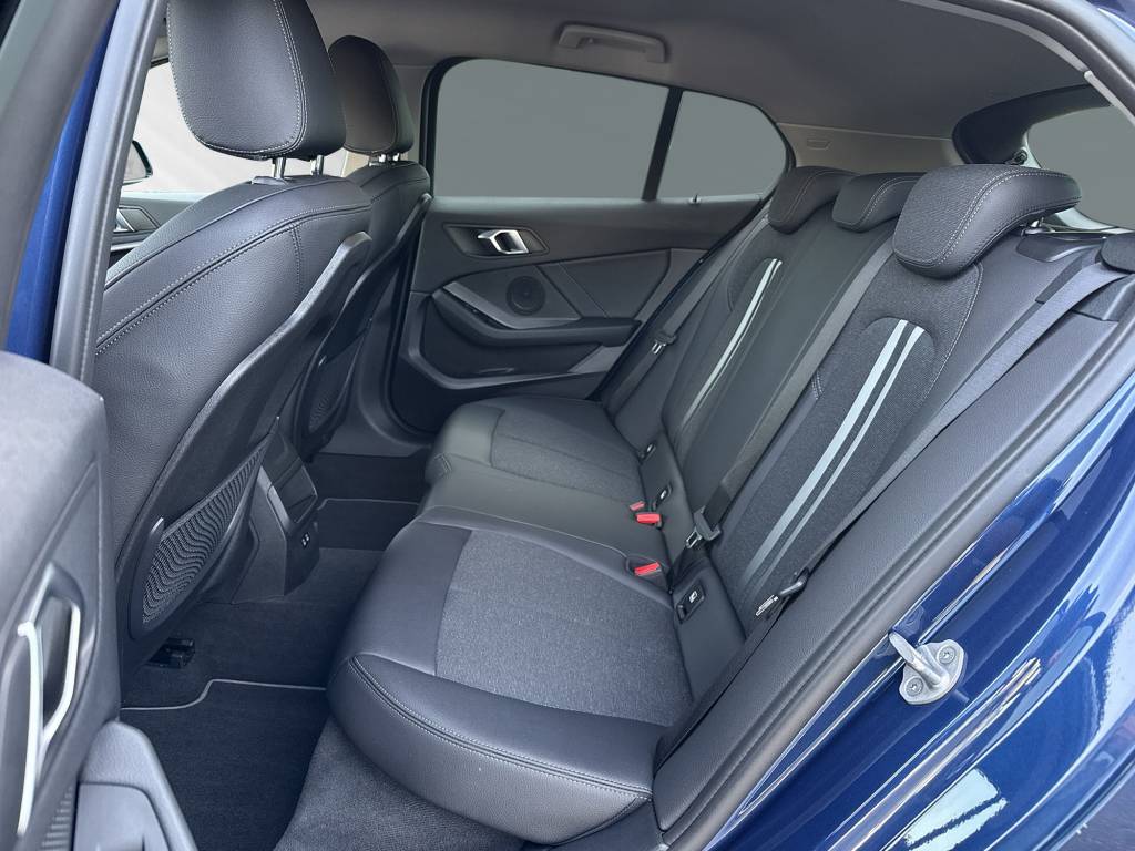 BMW 118i Sport Line Steptronic-image-7