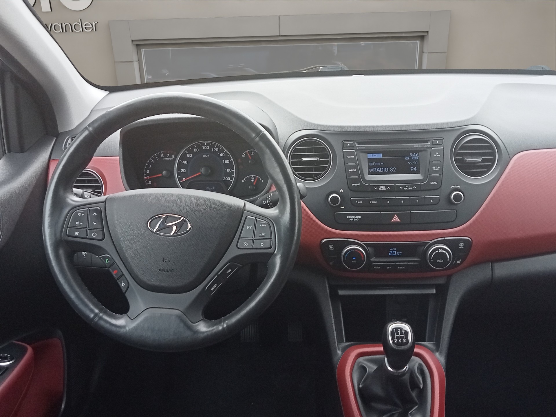HYUNDAI i10 1.2 Premium-image-12