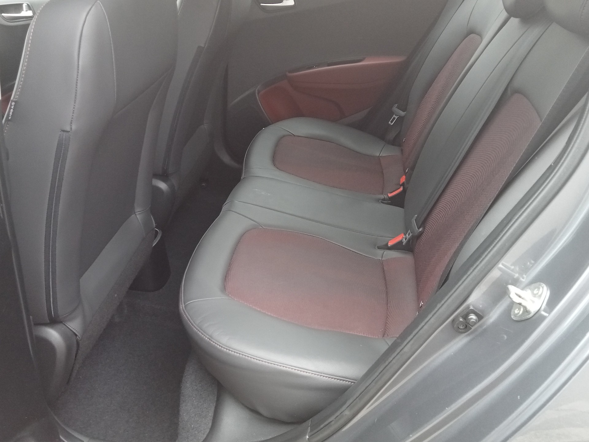 HYUNDAI i10 1.2 Premium-image-10