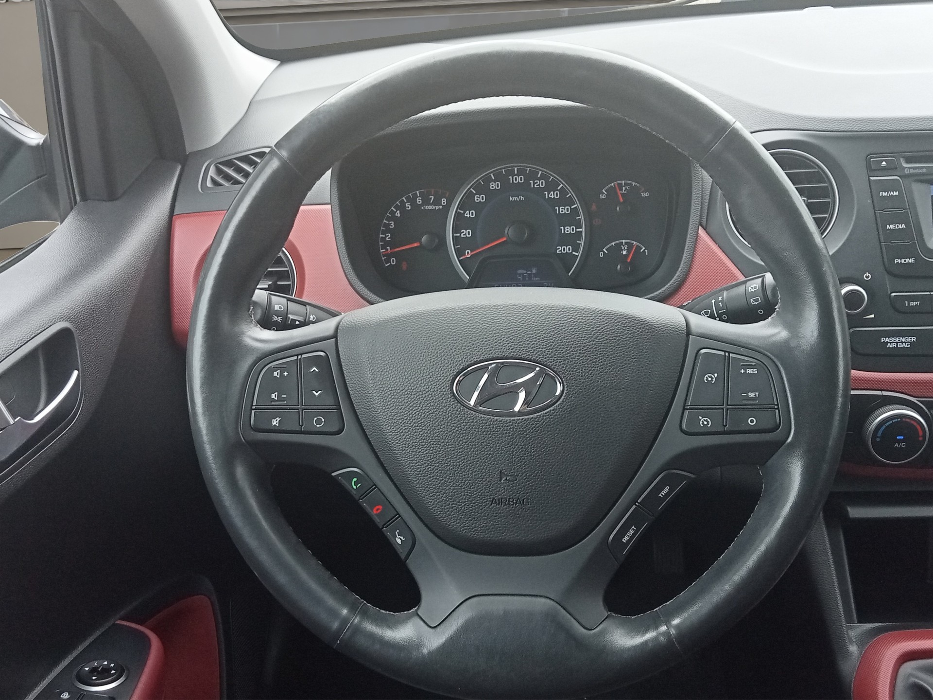 HYUNDAI i10 1.2 Premium-image-14