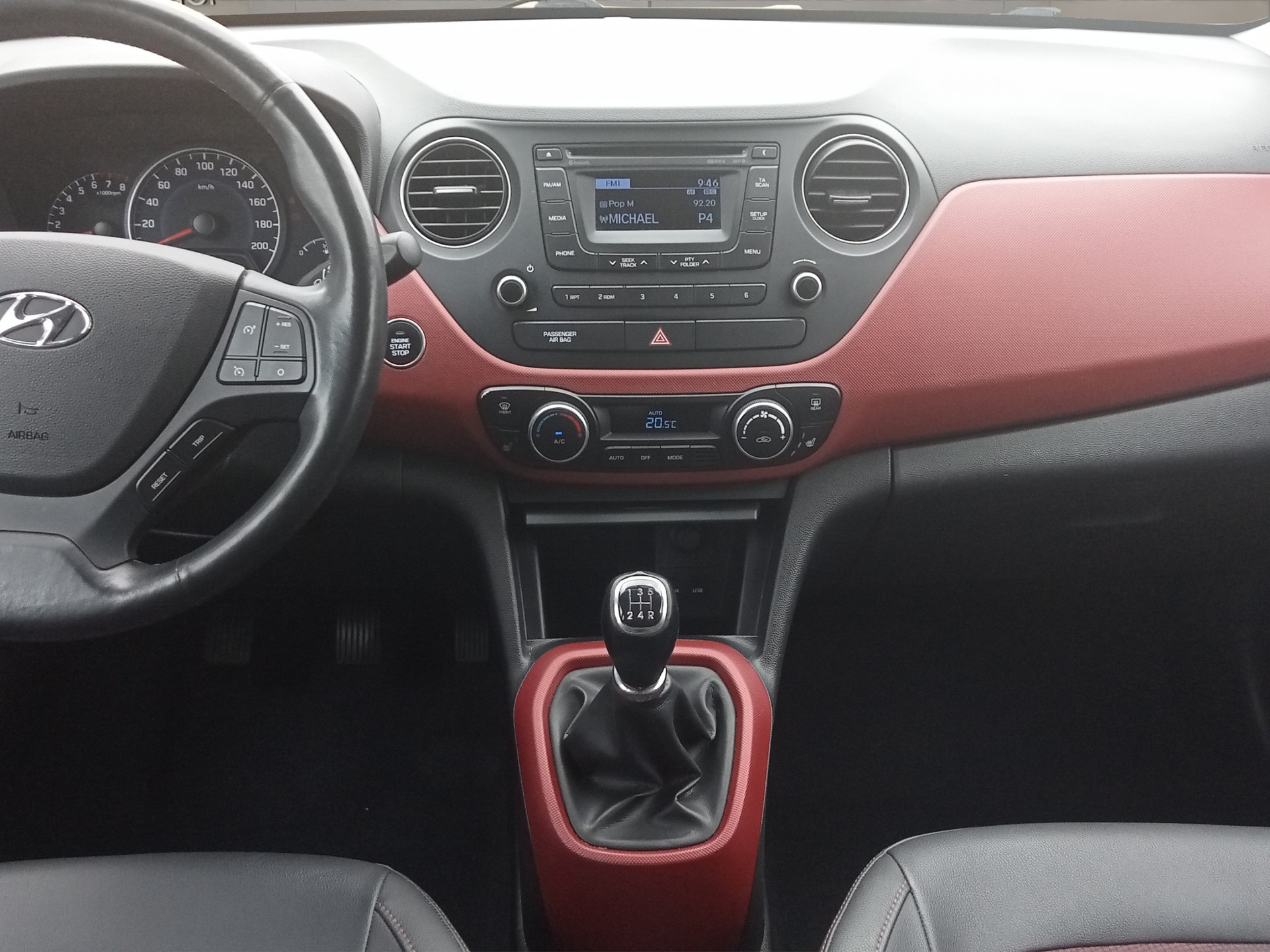 HYUNDAI i10 1.2 Premium-image-13