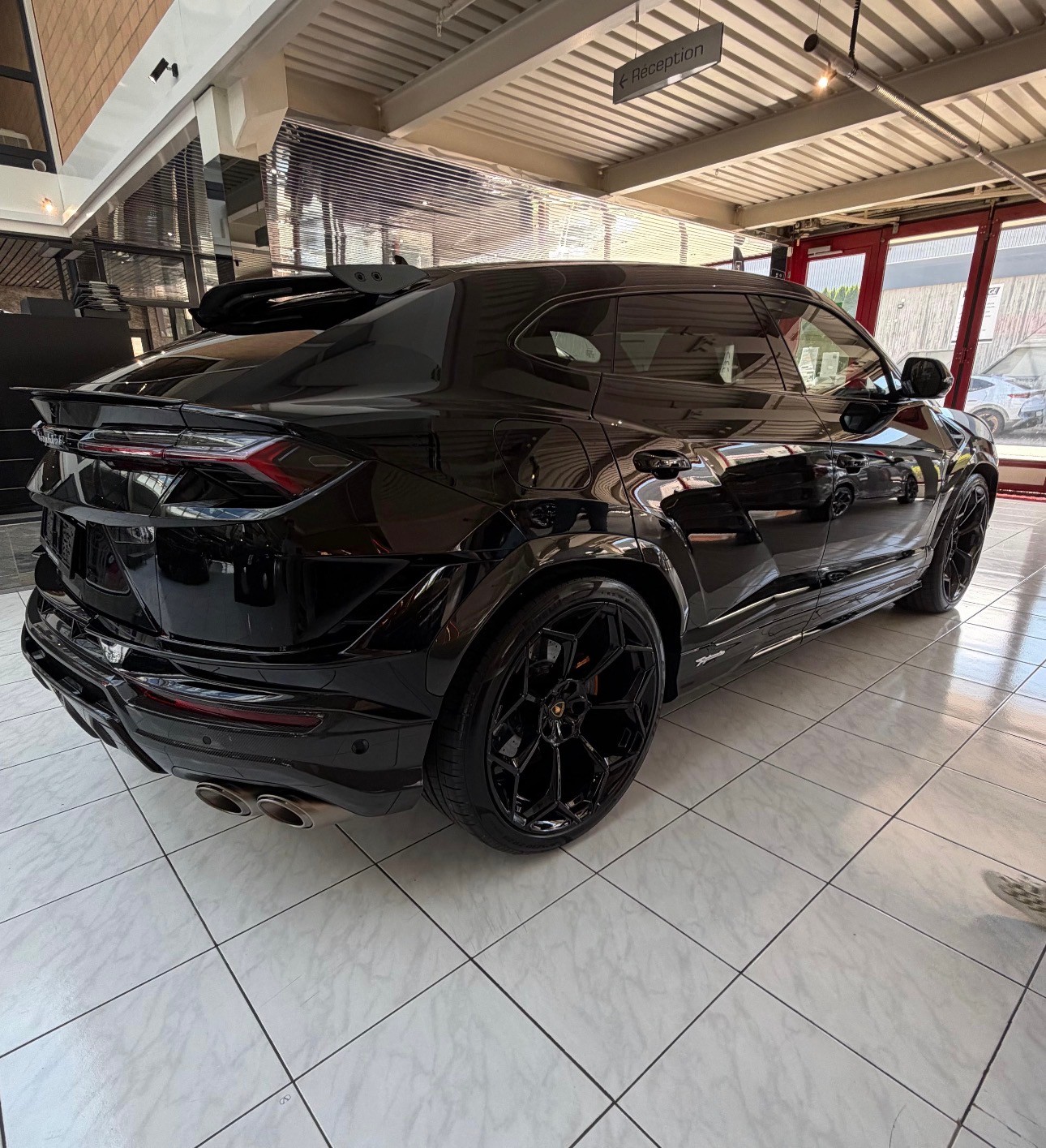 LAMBORGHINI Urus Performante-image-1