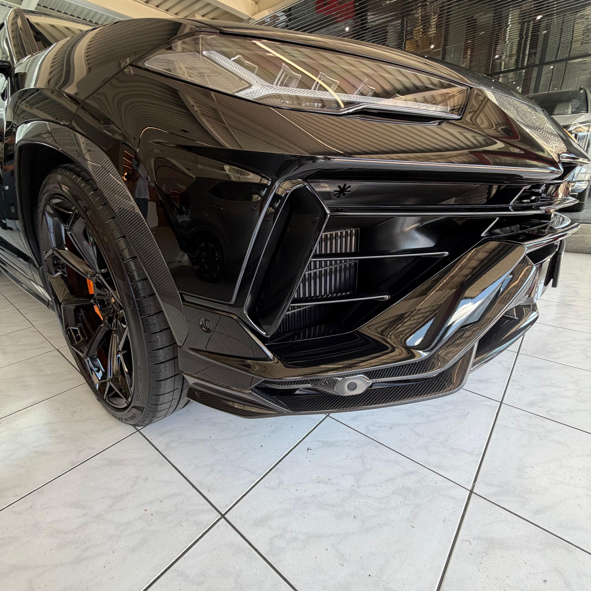 LAMBORGHINI Urus Performante-image-10