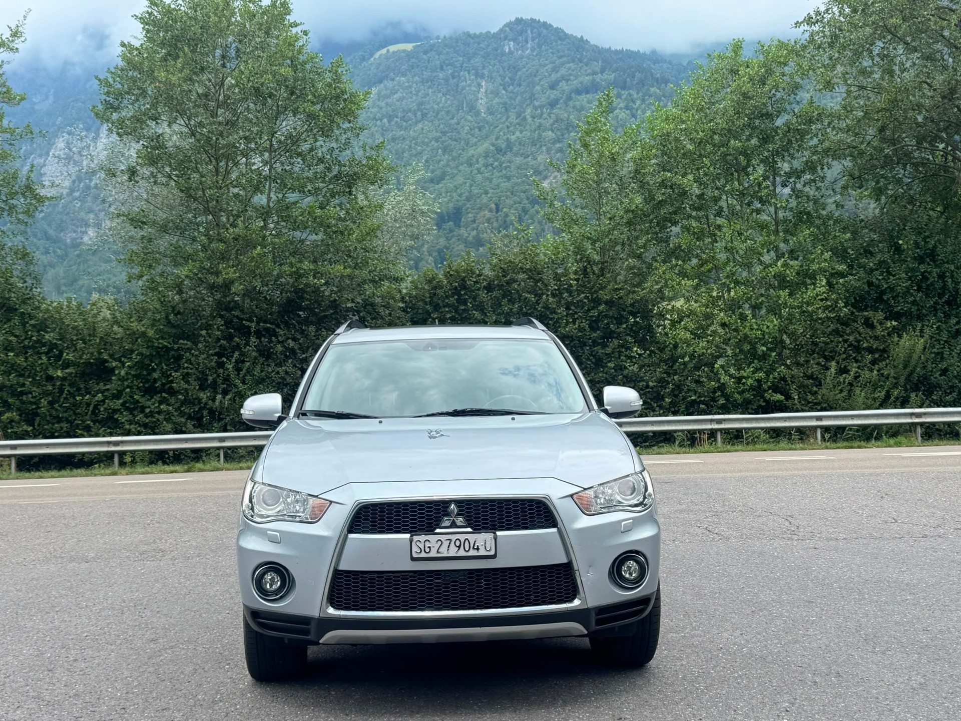 MITSUBISHI Outlander 2.2 DID Navigator 4WD TC-SST-image-0