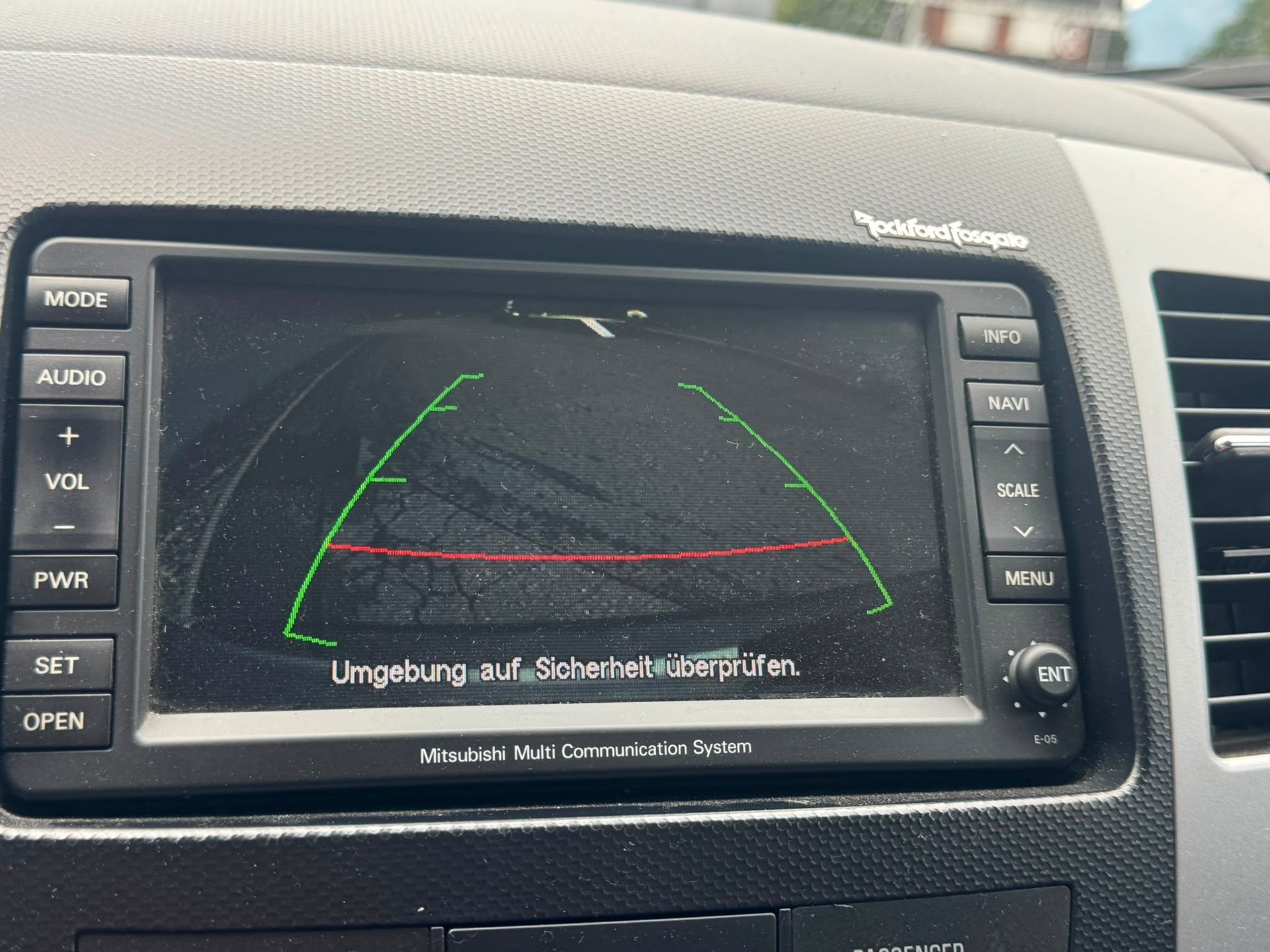 MITSUBISHI Outlander 2.2 DID Navigator 4WD TC-SST-image-7