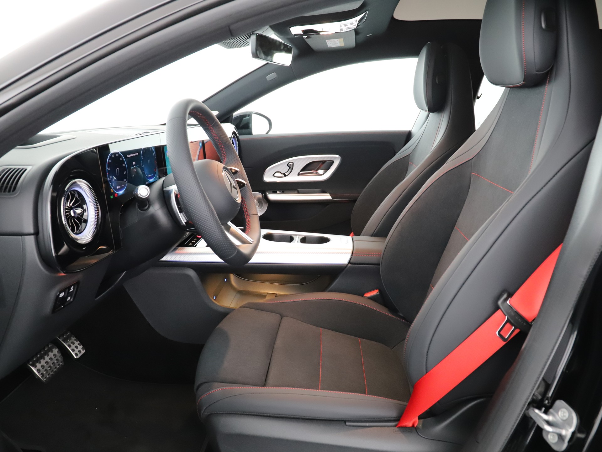 MERCEDES-BENZ CLA 220 8G-DCT 4Matic-image-9