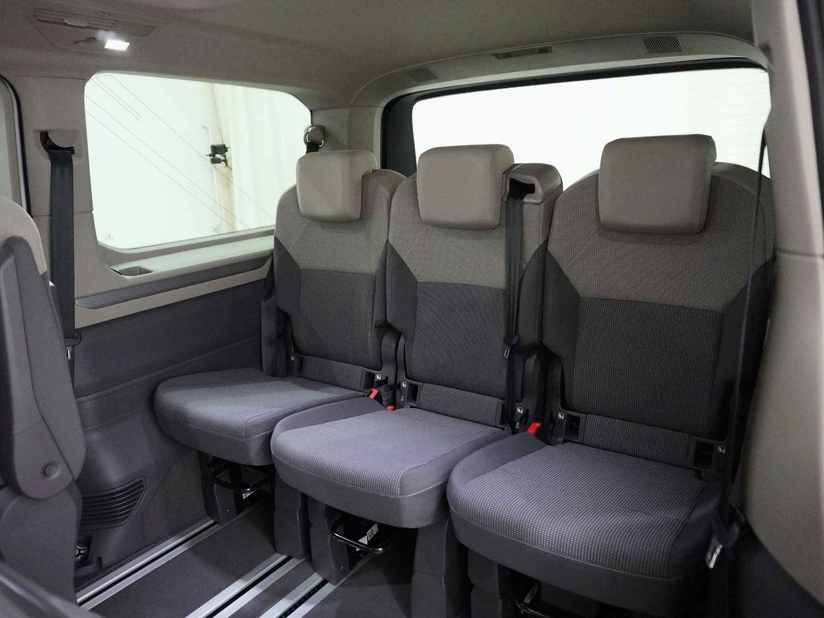 VW Multivan lang 1.5 TSI eHybrid Life 4Motion DSG-image-15