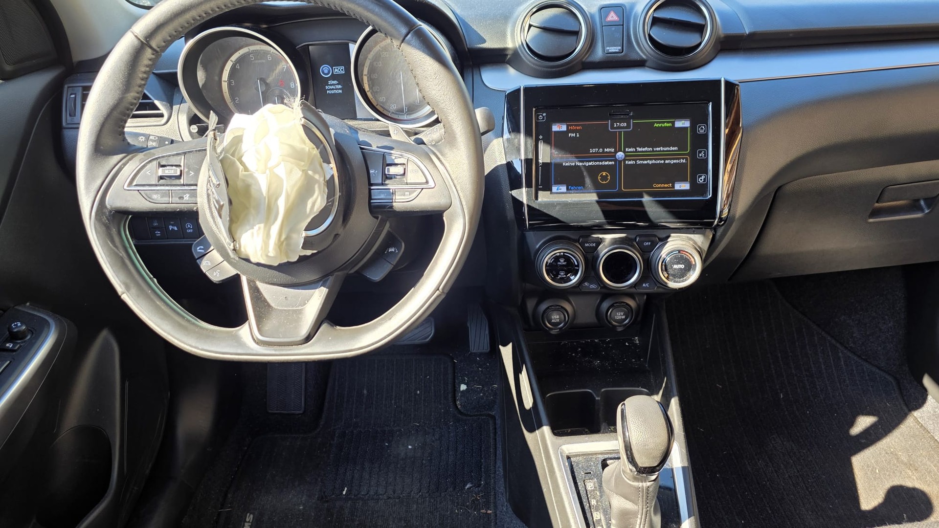 SUZUKI Swift 1.2 Compact Top Hybrid CVT-image-11