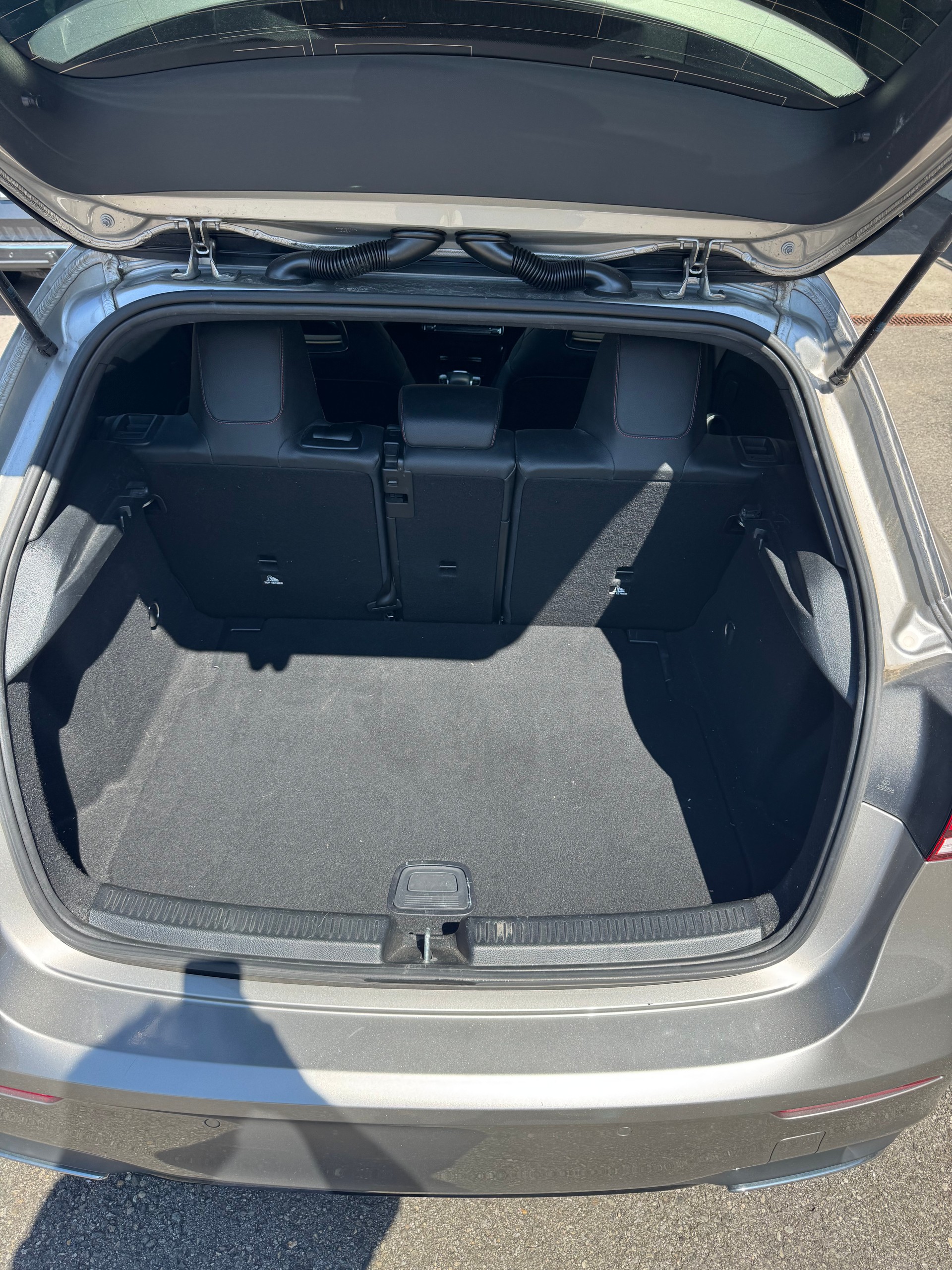 MERCEDES-BENZ A 250 AMG Line 4m-image-2