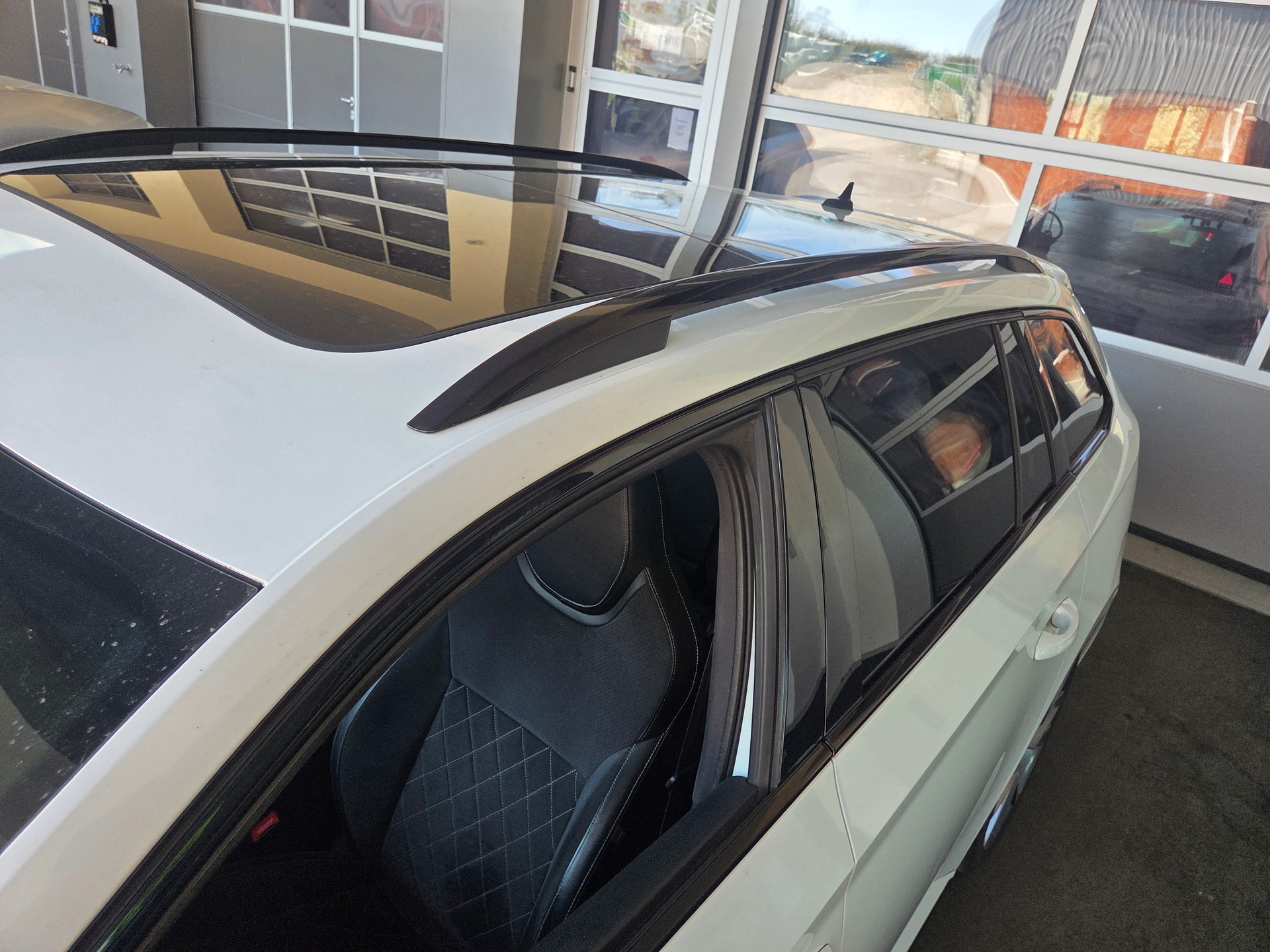 SKODA Superb 2.0 TDi Sport Line 4x4 DSG-image-9