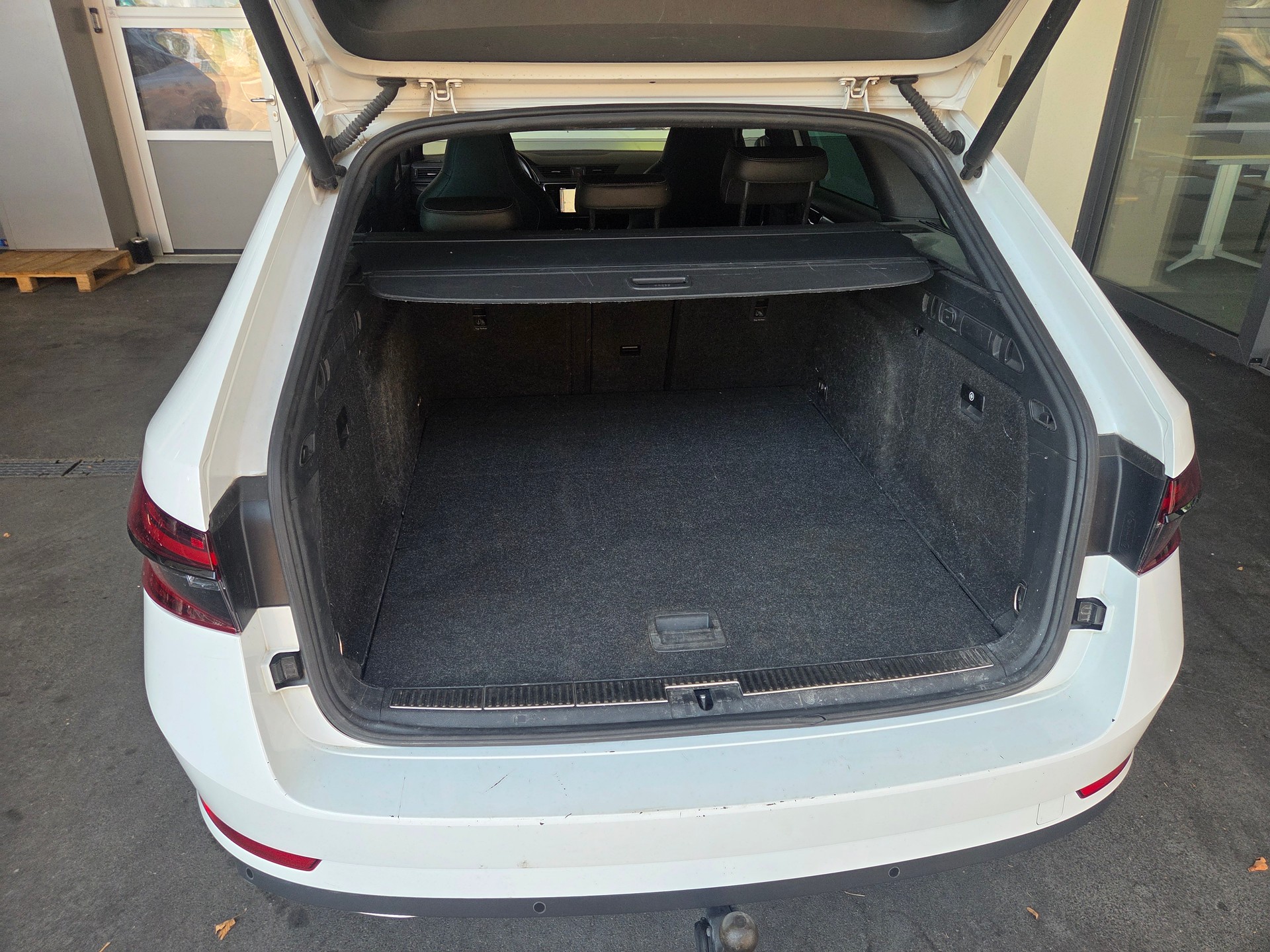 SKODA Superb 2.0 TDi Sport Line 4x4 DSG-image-3