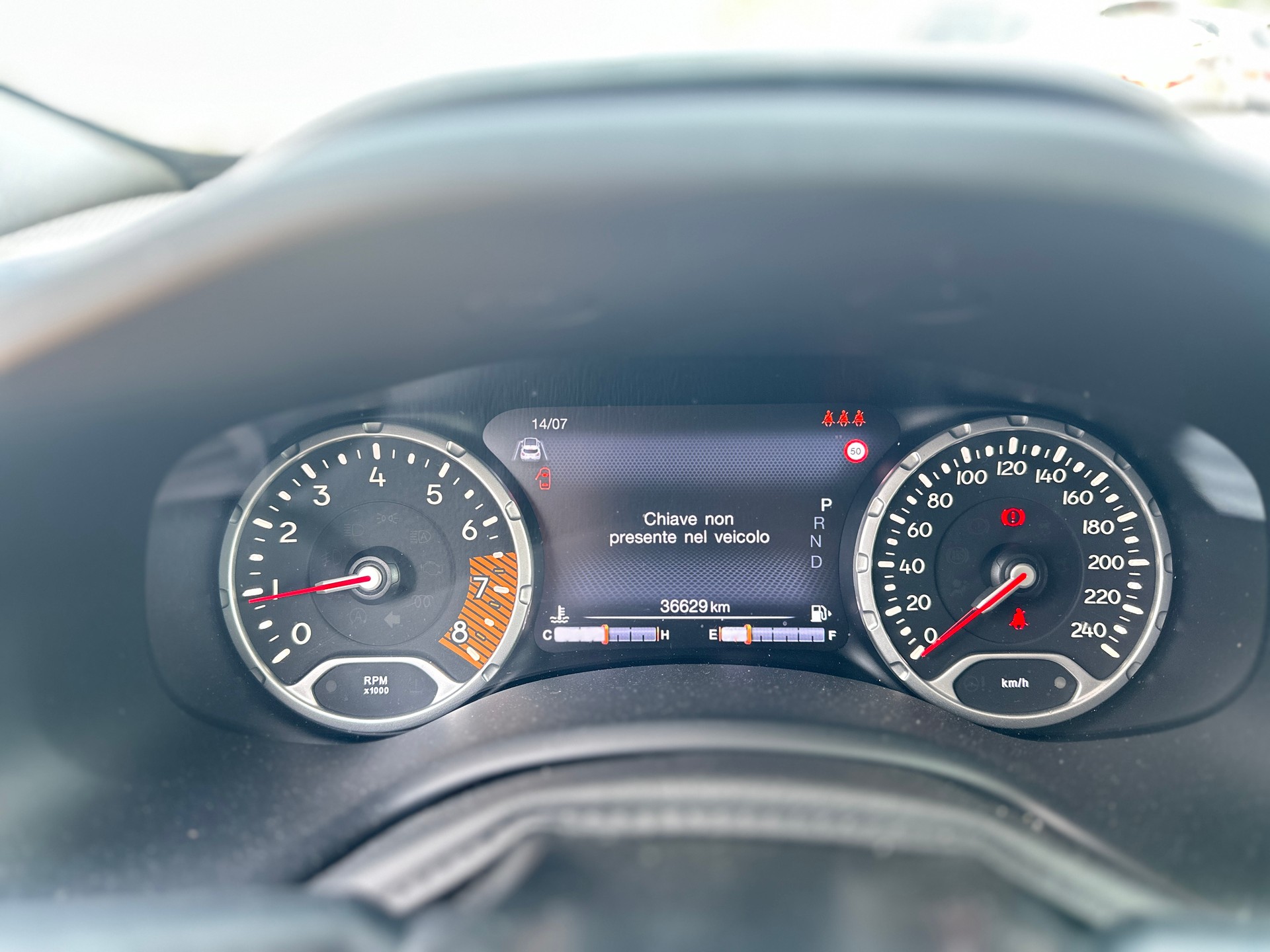 JEEP Renegade 1.3 Turbo Limited AWD-image-7