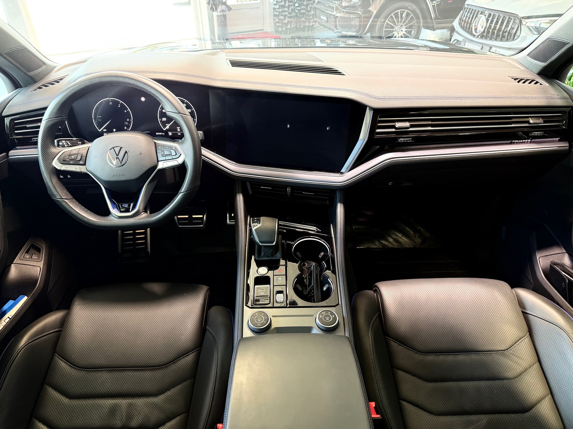 VW Touareg 3.0 TSI eHybrid R Tiptronic-image-9
