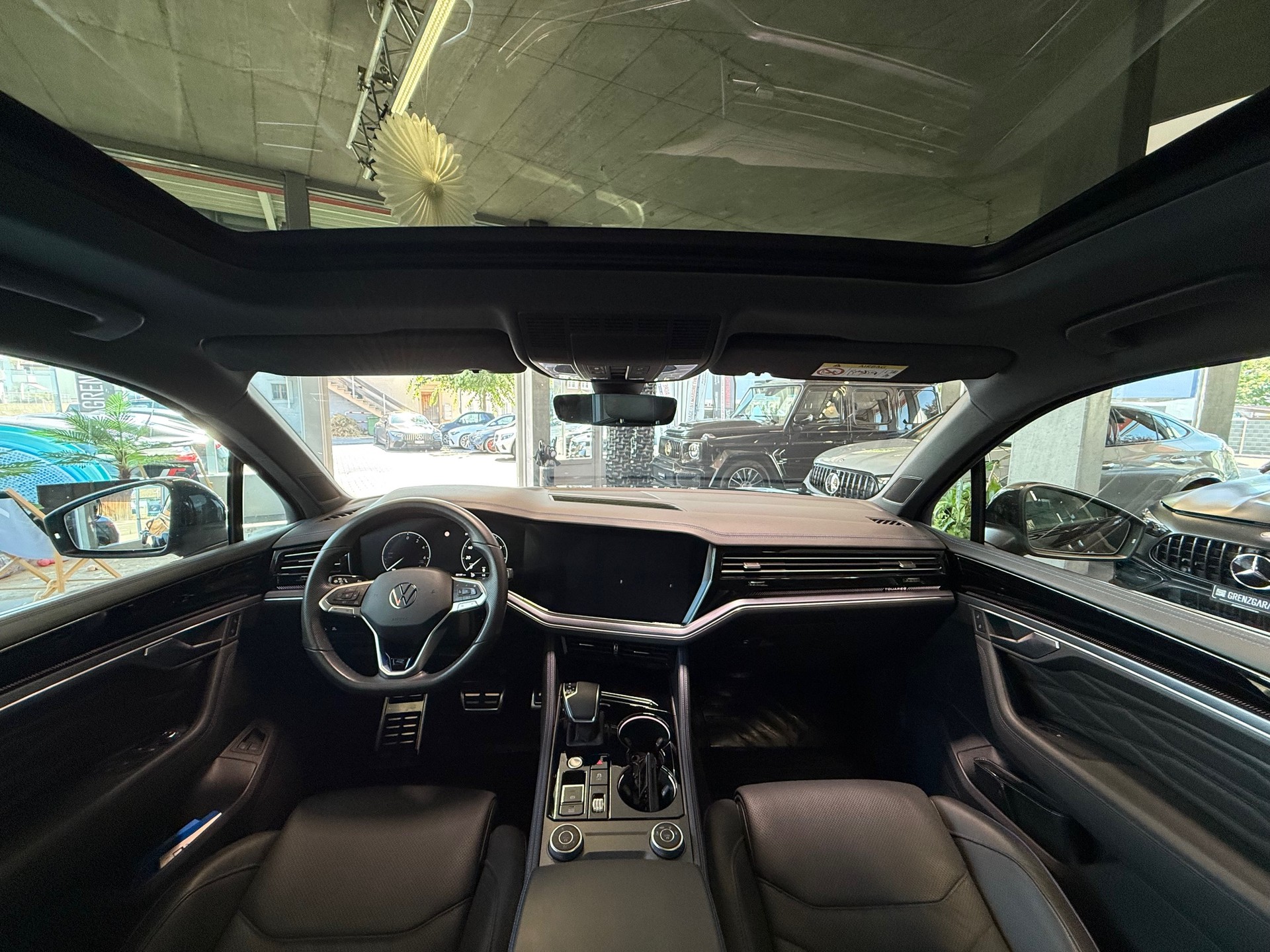 VW Touareg 3.0 TSI eHybrid R Tiptronic-image-10