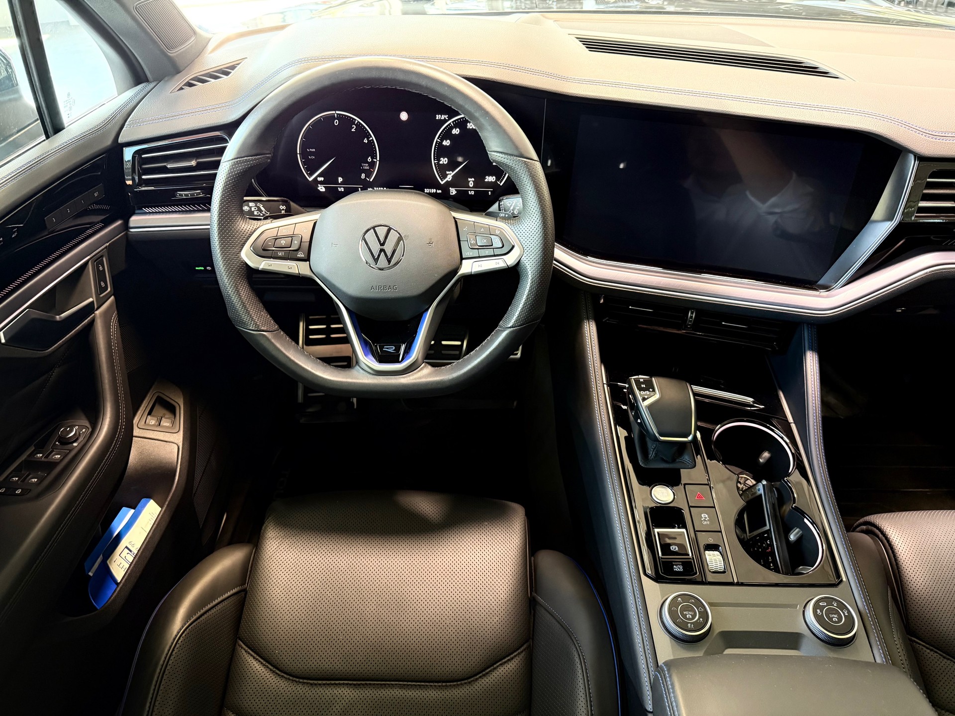 VW Touareg 3.0 TSI eHybrid R Tiptronic-image-8